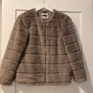 Apparis faux fur short jacket size Small